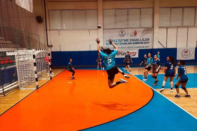 BUÜ Kadın hentbol takımı Türkiye şampiyonu oldu
