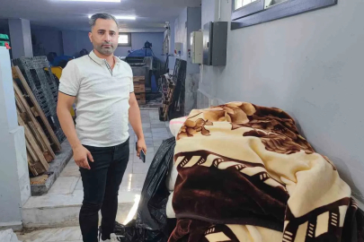 Battaniyenin içinden çıkan para ve cüzdanları teslim etti, yaşlı kadın poşeti sordu
