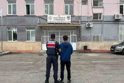 Jandarma çeşitli suçlardan aranan 40 kişiyi yakaladı
