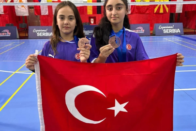 Manisalı badmintonculardan Sırbistan’da madalyalı başarı
