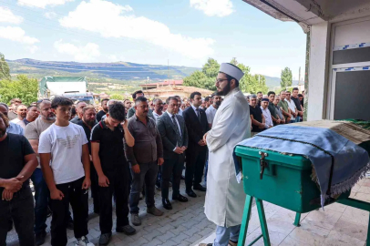 Sevilen muhtar son yolculuğuna uğurlandı
