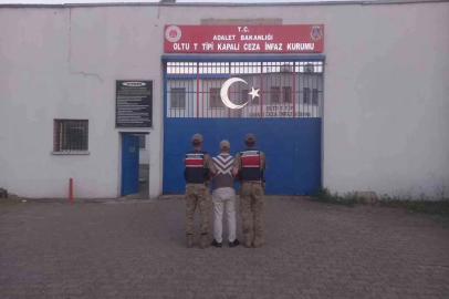 Erzurum’da jandarmadan yakalama kararı olan şahıslara operasyon
