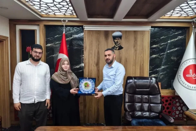 Bozüyük’te Hafızlık Kur’an Kursu öğreticisi Türkiye finaline katılma başarısı elde etti
