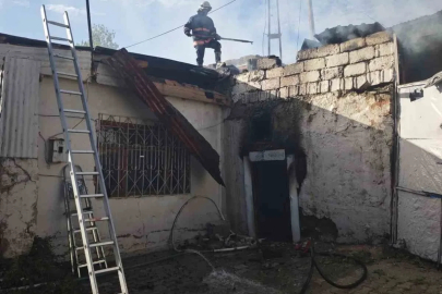 Van’da odunluk yangını
