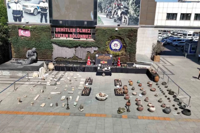 Beykoz’da ele geçirilen 10 bini aşkın eser ve sikkeler emniyette sergilendi
