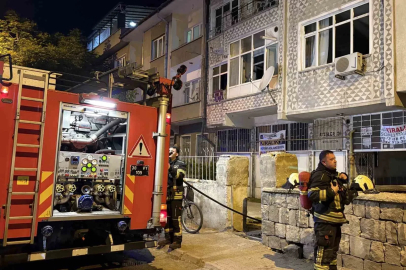 Kayseri’de 4 katlı binada yangın: Anne ve iki çocuğu dumandan etkilendi
