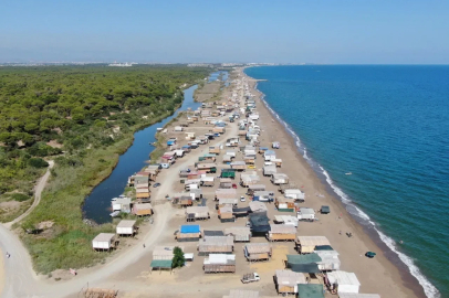 Denize sıfır 5 yıldızlı çardakların yerini halk plajları alıyor
