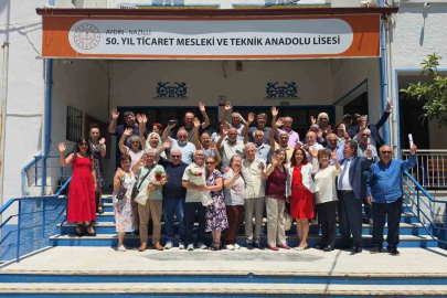 İlk mezunlar yarım asır sonra buluştu

