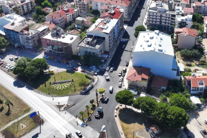 Altyapısı yenilenen caddede sıcak asfalt çalışmaları başladı
