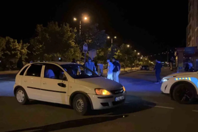 Kayseri’de otomobille motosiklet çarpıştı: 1’i ağır 2 yaralı
