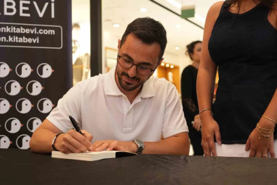 Maltepe’de yazar Caner Kaldı okurlarıyla buluştu
