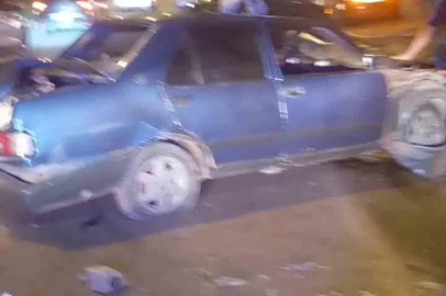 Muş’ta kontrolden çıkan otomobil dehşet saçtı: 1’i ağır 3 yaralı
