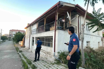 Balkondan düşen 3 yaşındaki çocuk yaralandı
