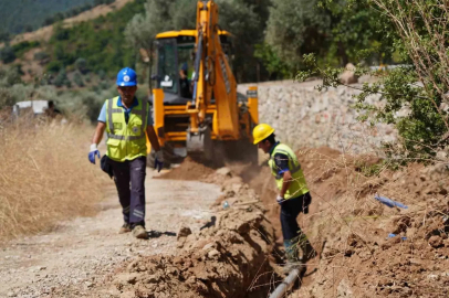Zeytinköy Mahallesi’nde içme suyu hatları yenileniyor
