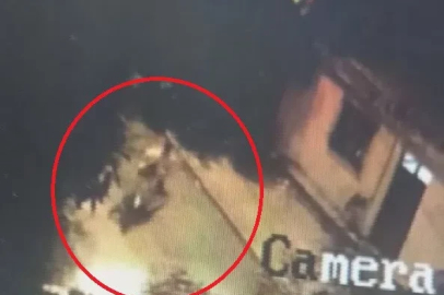 Motosikleti rahat tavırlarla çalan hırsızın o anları kamerada
