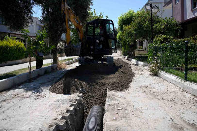 Kuşadası’nda 294 metrelik yağmur suyu hattı çalışması başladı
