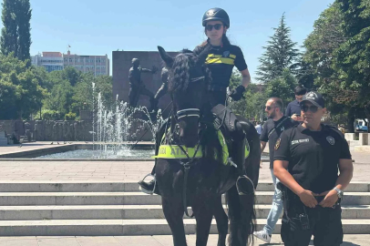 NATO Zirvesi öncesi başkentte atlı polislerin mesaisi sürüyor
