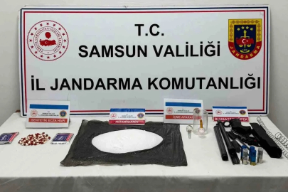 Jandarma 1 kilo 109 gram metamfetamin ele geçirdi
