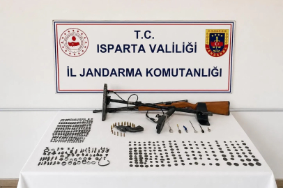 Isparta’da tarihi eser kaçakçılığı operasyonu: 421 sikke ele geçirildi
