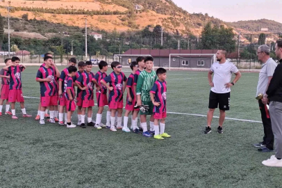 Bilecik U12 Gençler Ligi’nin şampiyonu 4 Eylülspor oldu
