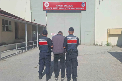 3 yıl 1 ay 15 gün hapis cezasıyla aranan şahıs jandarmadan kaçamadı

