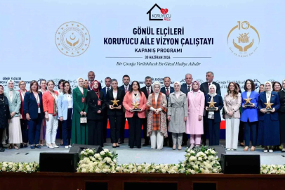 Kahramanmaraş’a koruyucu aile hizmetlerinde "Kalabalık Aile Özel Ödülü"
