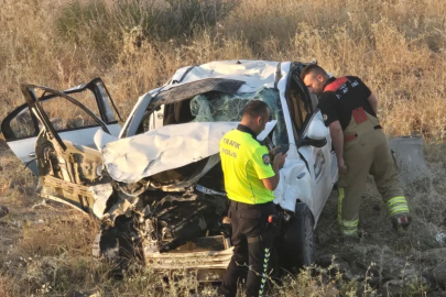 Şırnak’ta otomobil şarampole devrildi: 1 ölü, 2 yaralı
