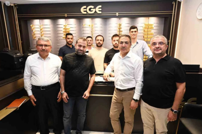 Başkan Erdoğan üye ve esnaf ziyaretlerine devam ediyor
