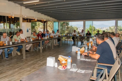 Kuşadası’nda mahallelerin ihtiyaçları masaya yatırıldı
