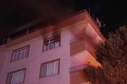 Bursa’da apartman dairesinde çıkan yangın paniğe neden oldu
