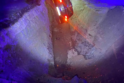 Isparta’da çukura devrilen otomobilin sürücüsü yaralandı
