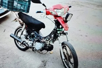 Ehliyetsiz, plakasız ve şase numarası kazınmış motosikleti kullanan sürücüye 88 bin 500 liralık ceza
