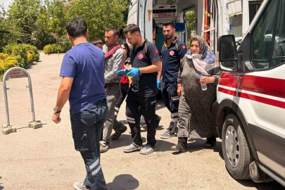 Takla atan otomobildeki 4 kişi yaralandı
