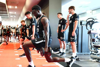 Beşiktaş, salonda çalıştı
