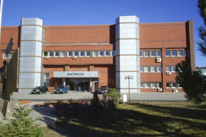 SDÜ’den sınav sorusu sızdırılması iddialarına açıklama: "Adli ve idari süreç ayrı yürütülüyor"
