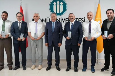 İnönü Üniversitesinde başarılı akademisyenlere araştırma performansı plaketi
