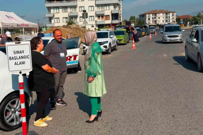 Sürücü adayları terledi
