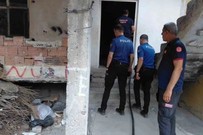 Siirt’te metruk binada yangın
