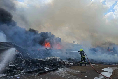 Kayseri’deki hurda yangını 2 saatte söndürüldü

