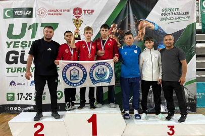Güreşte Yıldırım Fırtınası
