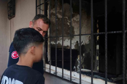 İtfaiye erleri yangından kurtulan çocuğu yalnız bırakmadı: "Allah çocuğumu korumuş"
