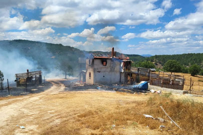 Kütahya’da ev yangını ormana sıçradı, 3 hektar alan zarar gördü
