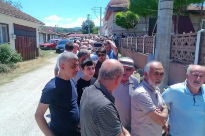 Bu kuyruğun nedeni imece usulü hazırlanan aşure
