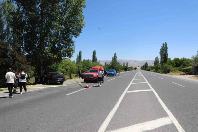 Otomobil ağaca çarptı: 2 ölü, 4 ağır yaralı
