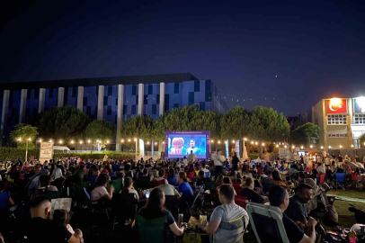 Tekstil Park ve Mimar Sinan Park’ta açık hava sineması keyfi
