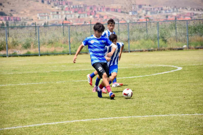 ANALİG Yıldızlar Futbol Müsabakaları Afyonkarahisar’da başladı
