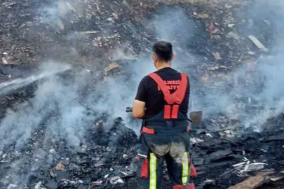 Balıkesir’de ot ve çöp yangını mahalleyi tehdit etti
