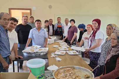 Gördes’te geleneksel köy hayrına yoğun ilgi
