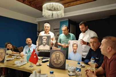 Âşık Sümmani Baba’nın gerçeğe en yakın rölyefi ve hatıra madalyonu tanıtıldı

