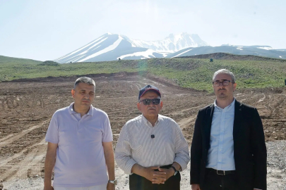 Başkan Büyükkılıç müjdeyi verdi: Erciyes’in Develi Kapısı’na yürüyen bant
